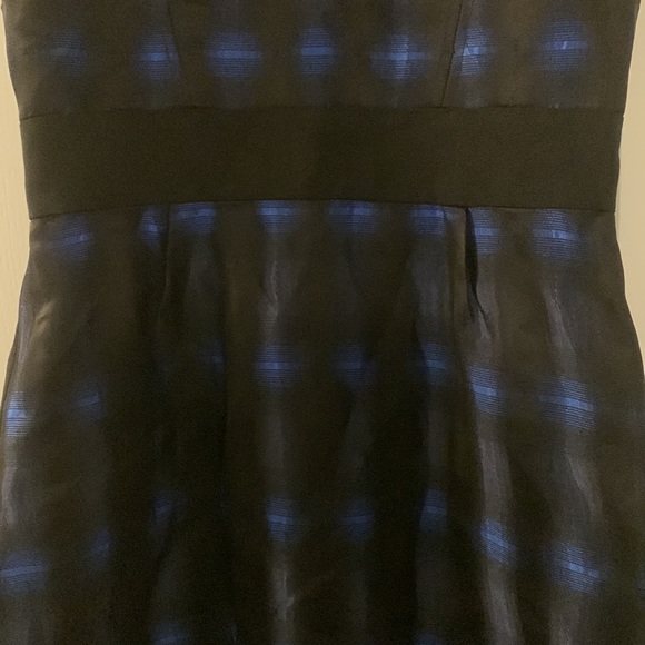 EUC silk blend Diane Von Furstenberg dress - Picture 4 of 12